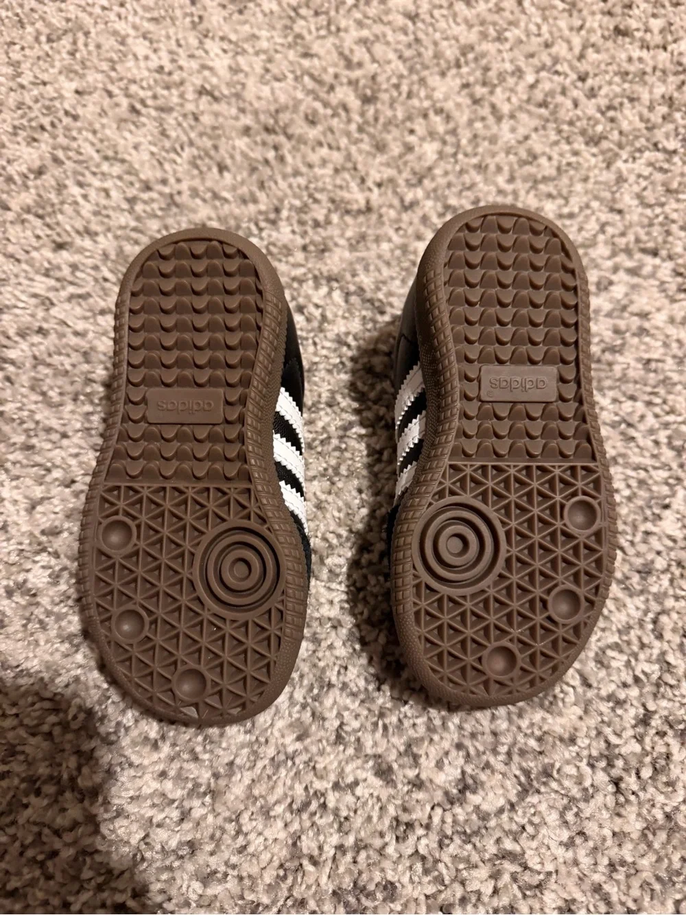 adidas classic sneakers